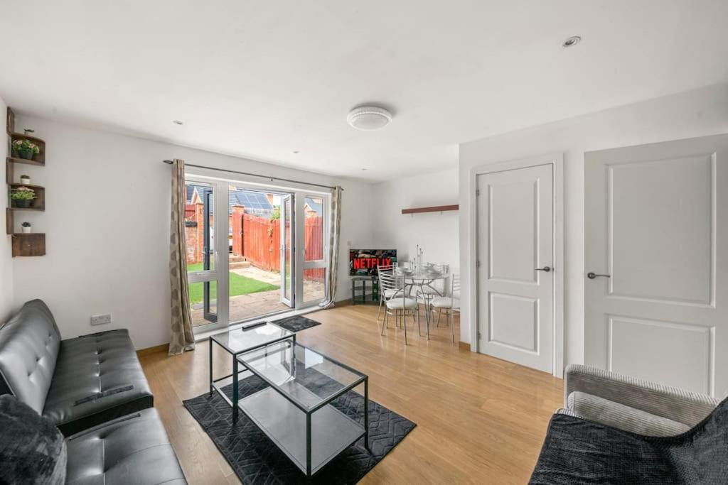 Apartment Deluxe-contractor,business,family,parking In